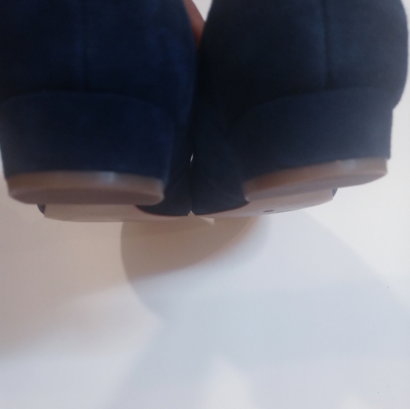 J. CREW NAVY BLUE SUEDE FLAT SHOES sz 7.5 women - Picture 7 of 9